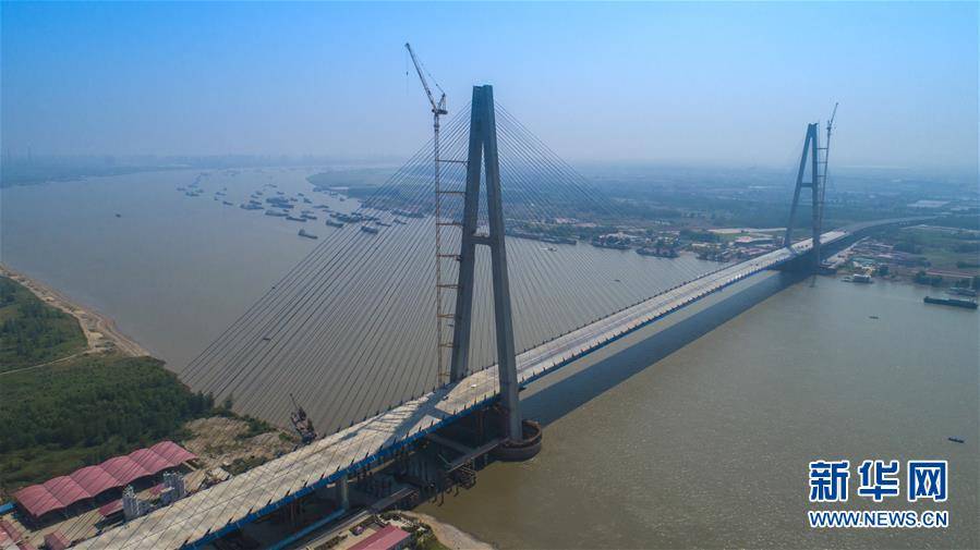 长江大桥建设航拍(新华网资料图)