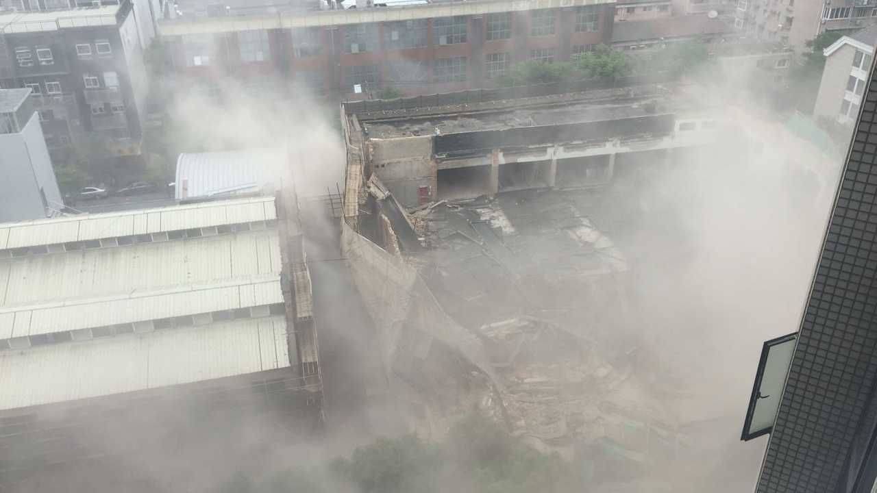 改建工程坍塌事故现场(资料图)